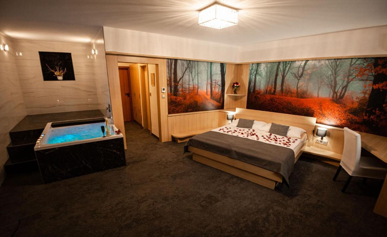 ידובניצה Hotel Kras מראה חיצוני תמונה