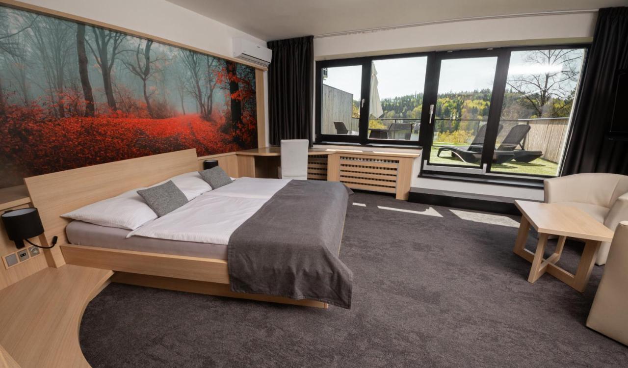 ידובניצה Hotel Kras מראה חיצוני תמונה