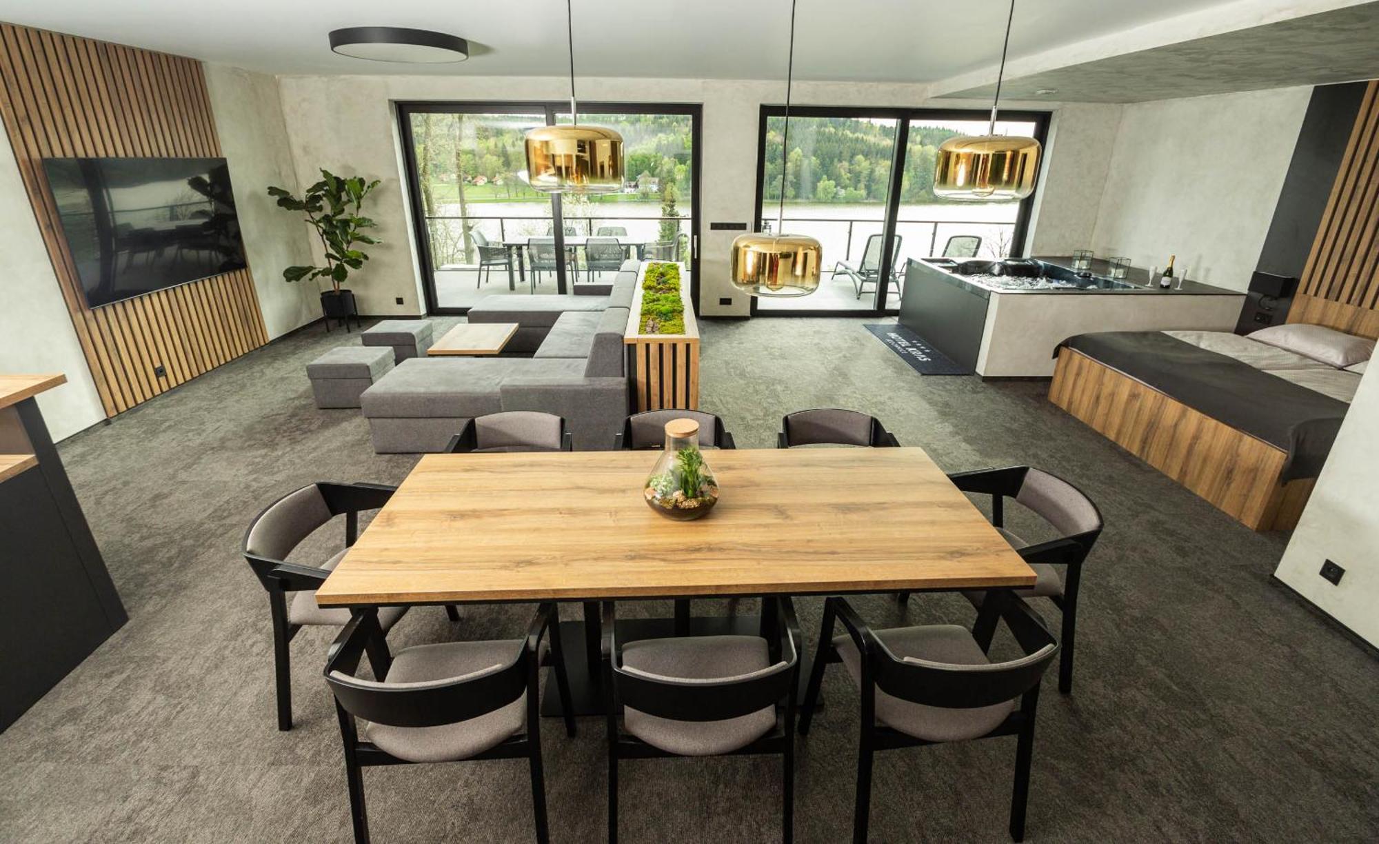 ידובניצה Hotel Kras מראה חיצוני תמונה