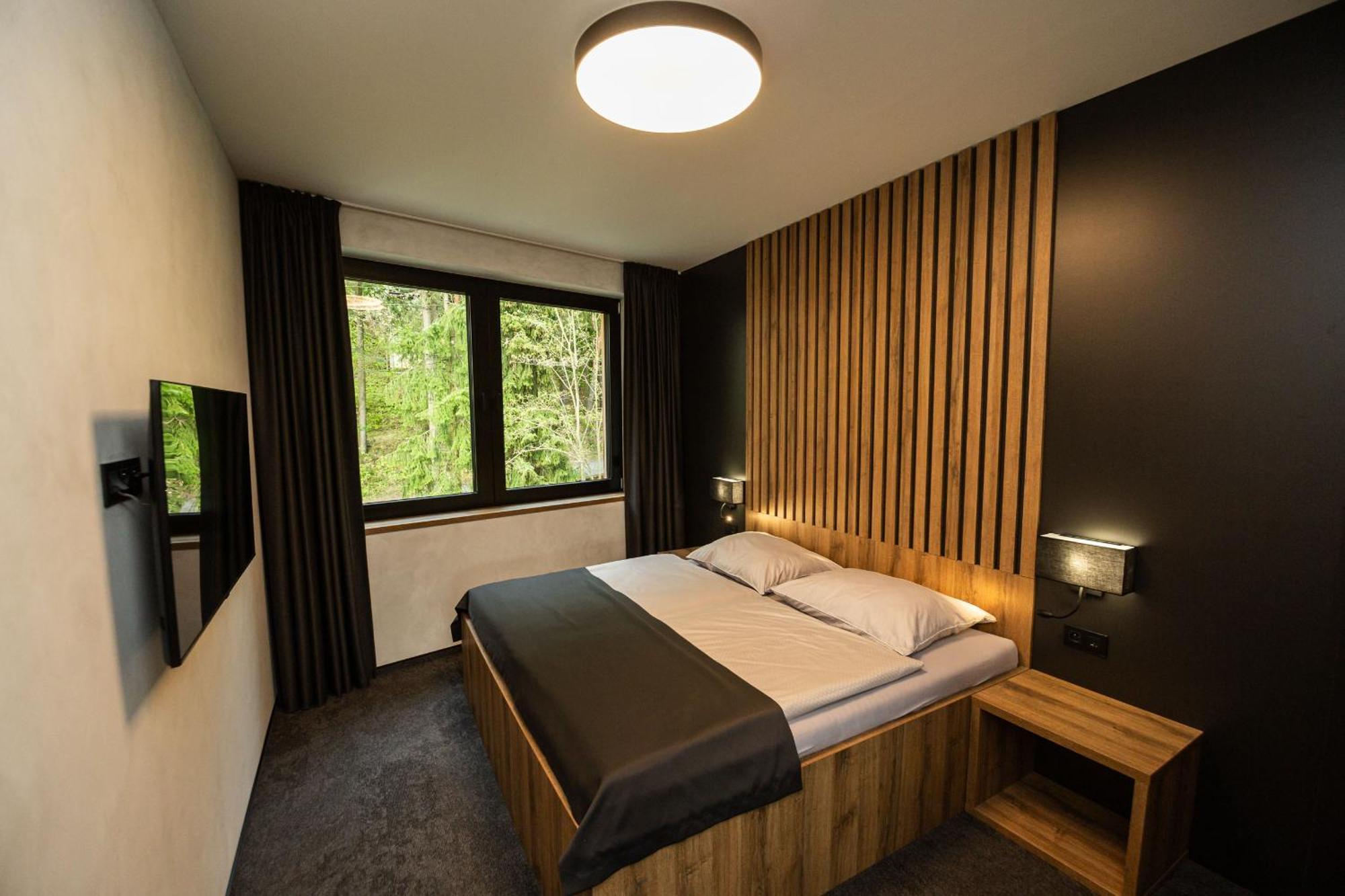 ידובניצה Hotel Kras מראה חיצוני תמונה