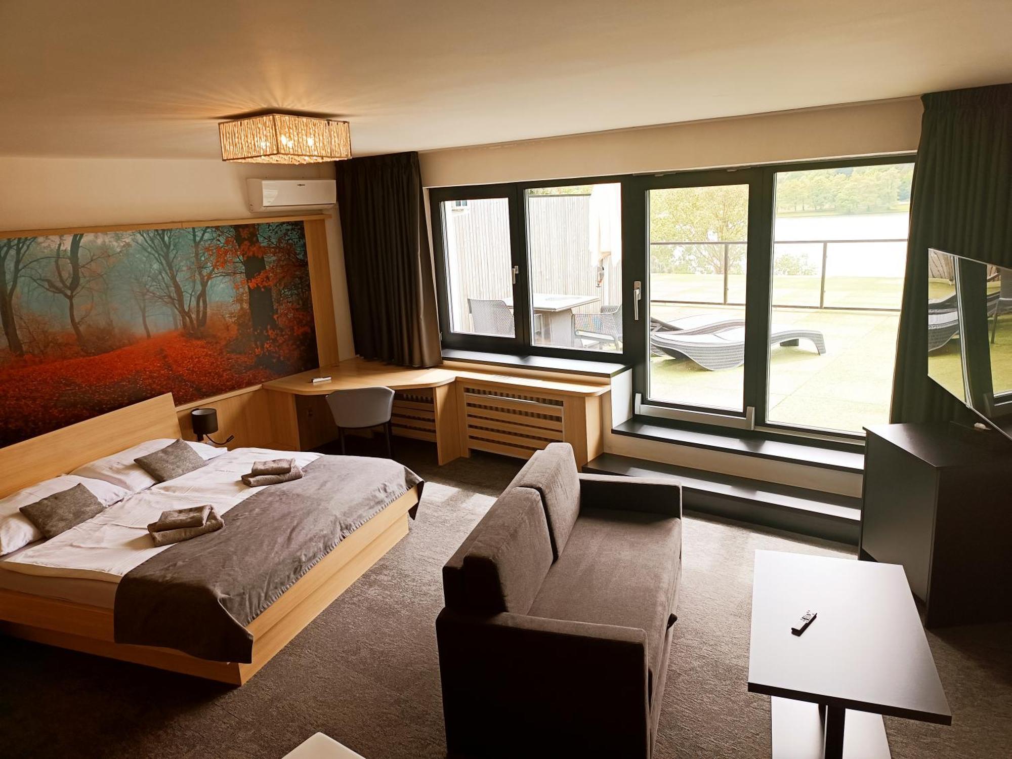 ידובניצה Hotel Kras מראה חיצוני תמונה