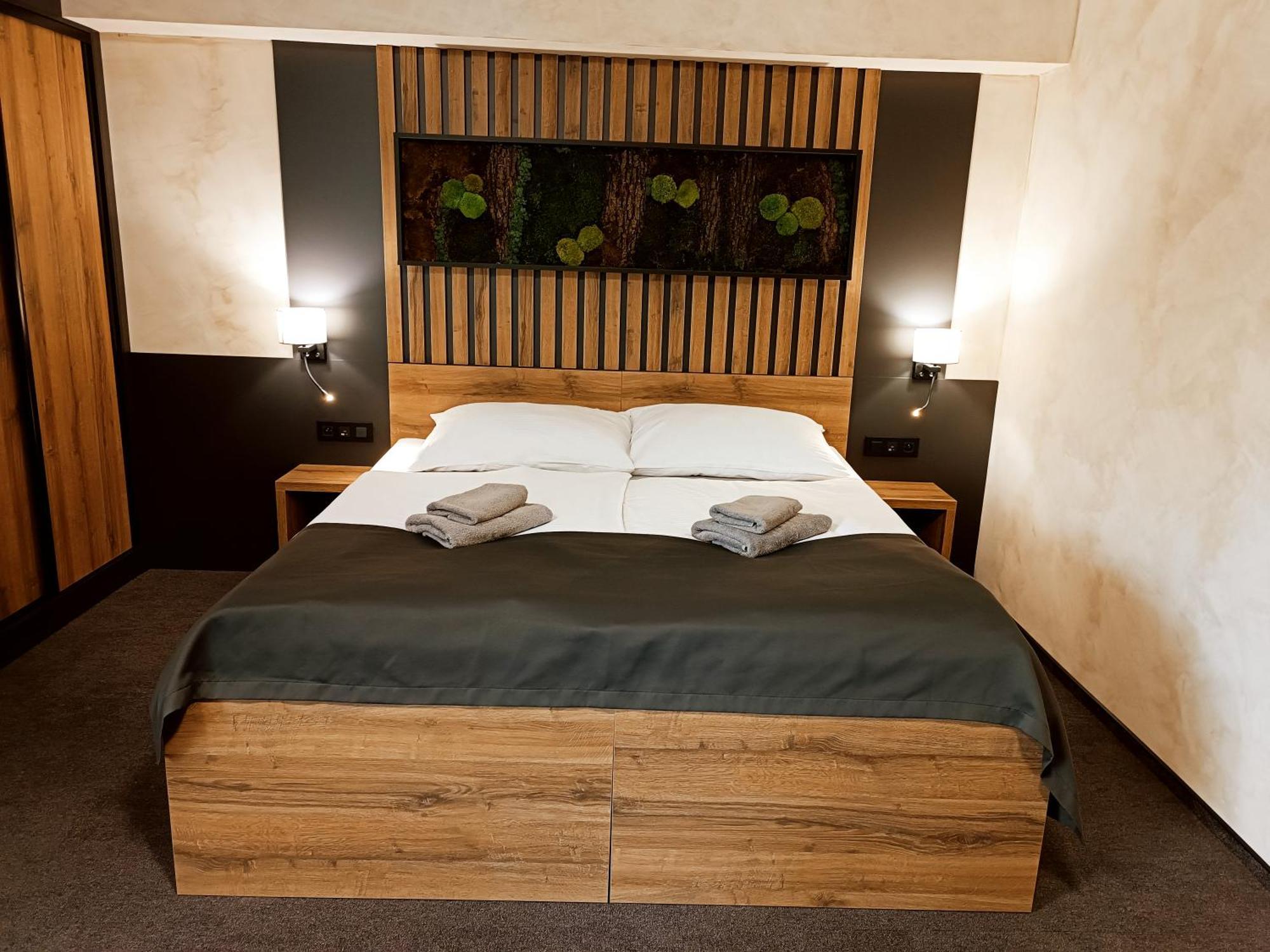 ידובניצה Hotel Kras מראה חיצוני תמונה